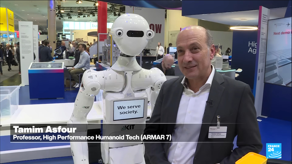 Interview of Prof. Tamim Asfour as part of the France 24 report, with the humanoid robot ARMAR-7 in the background